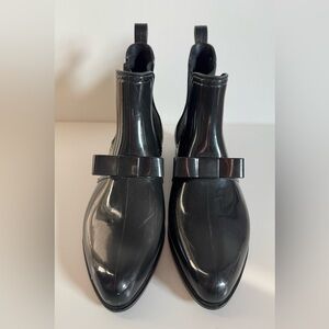 Petite Jolie J-Lastic Bow Rain Boots | Black Glossy Chelsea Booties Size 8